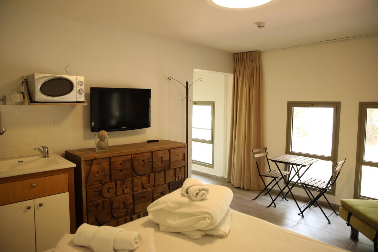 Bait Alfa Kibbutz Country Lodging Bet Alfa Bagian luar foto