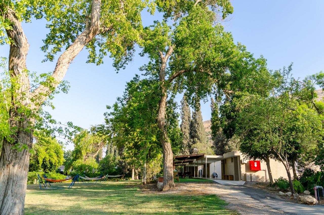 Bait Alfa Kibbutz Country Lodging Bet Alfa Bagian luar foto